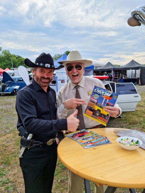 Das bekannteste Chuck Norris Double bei Chrom in Flammen und in der Zeitschrift.