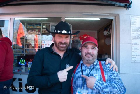 Chuck Norris Double bei der Charity Veranstaltung in Hilden für die Ukraine.