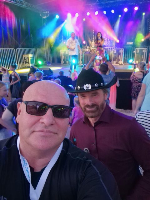 Das Offizielle Chuck Norris Double wird fürs Heerener Sommerfest gebucht.
