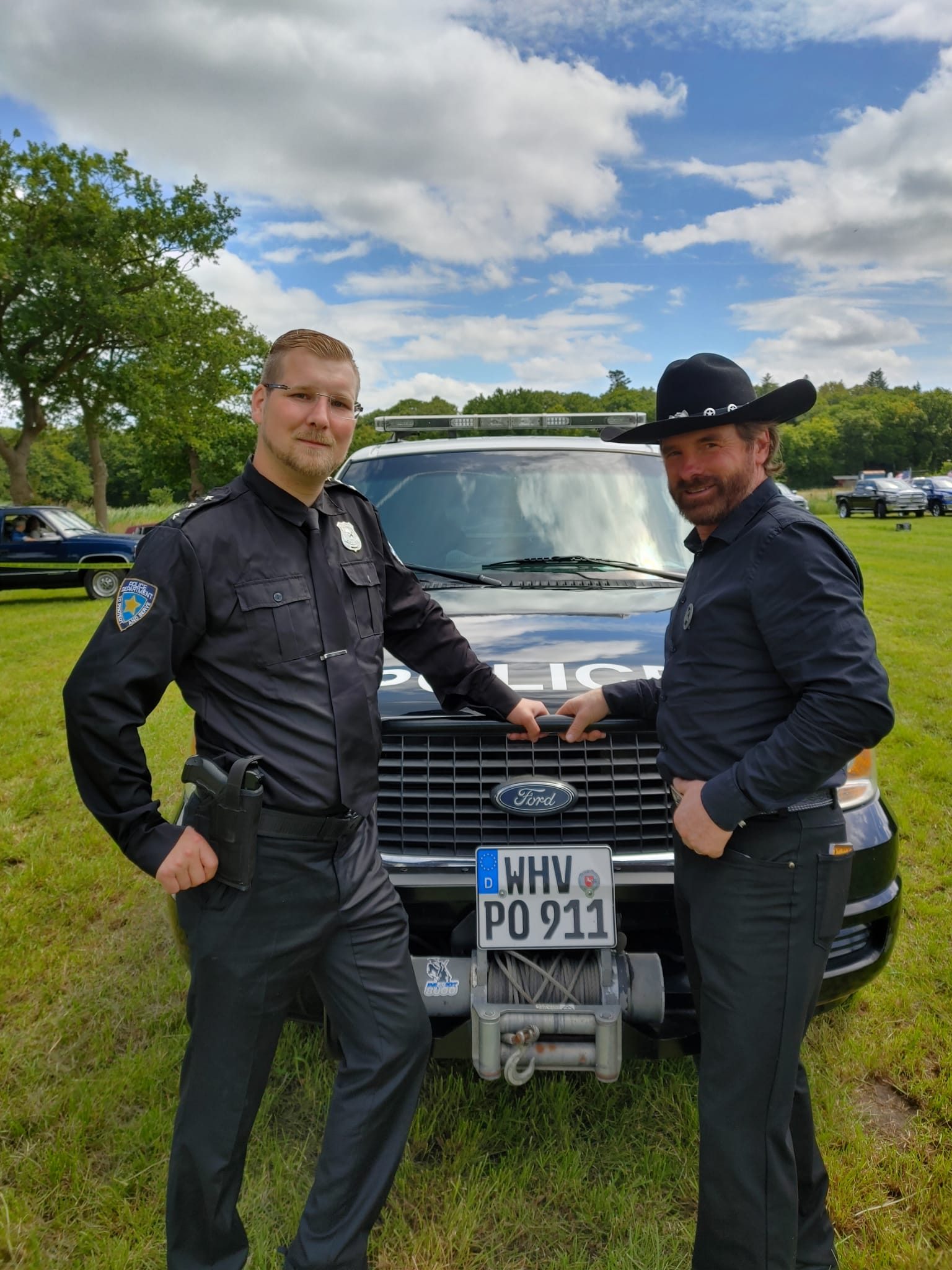 Chuck Norris Double in Ostfrießland bei der Dodge RAM Crew Ostfriesland