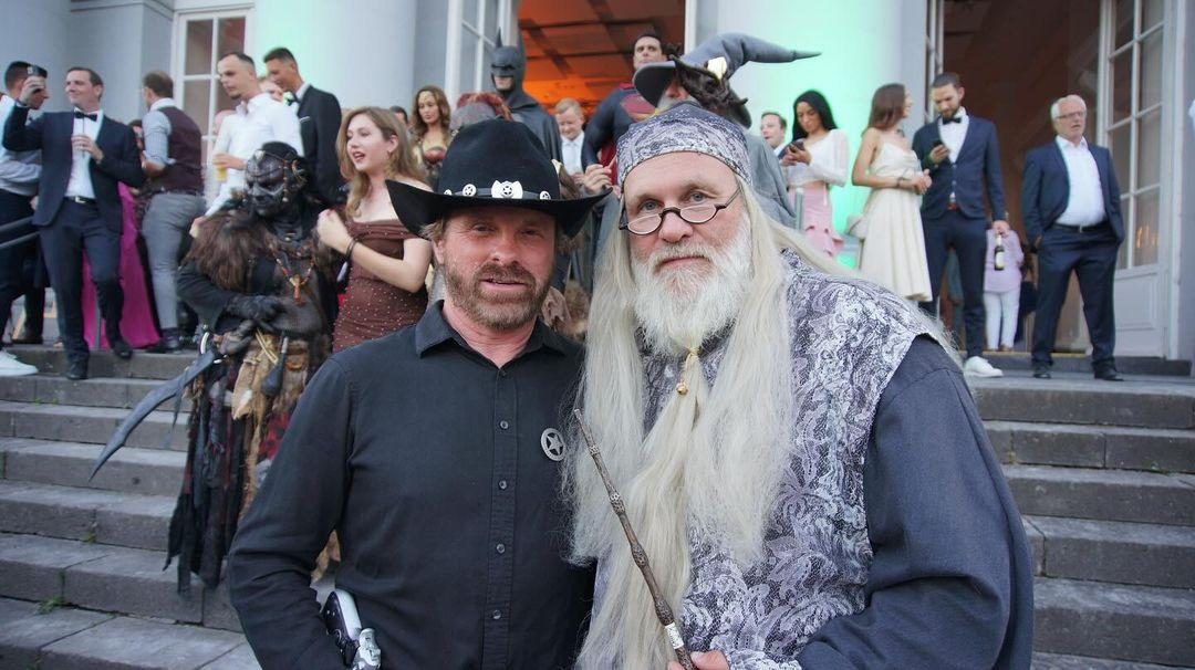 Chuck Norris Double Olinger Jean-Claude auf Hollywood-Party im Schloss Koblenz