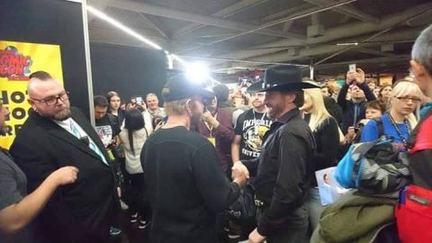 „Jean-Claude Olinger mit Chuck Norris und seiner Frau Gena Norris – Chuck Norris Double“