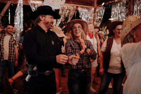 Chuck Norris Double wird vom Restaurant Cocottes in Luxembourg für die Schobermesse gebucht.