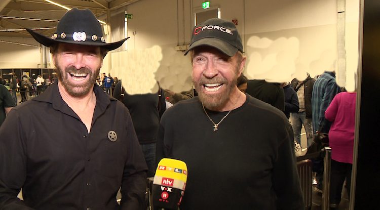 Chuck Norris und sein Double auf der German Comic Con Dortmund – ein unvergessliches Treffen