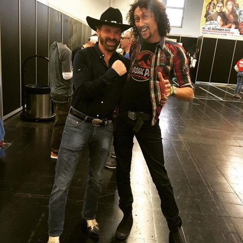 Der luxembourgische Chuck Norris Double trifft den echten Chuck Norris auf der Comic Con.