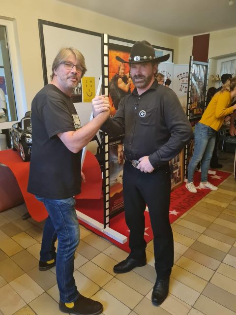 Chuck Norris Double auf der Charity Veranstaltung Star Warrior Convention Osnachbrück