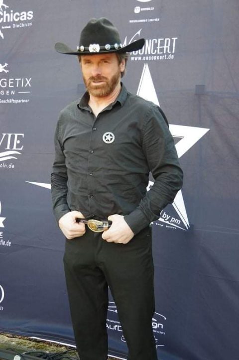 Chuck Norris Double bei der Charity Veranstaltung in Hilden für die Ukraine.